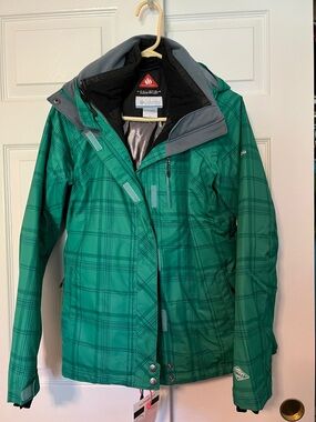 Columbia Green Plaid Ski Jacket with Gray Hood Accents